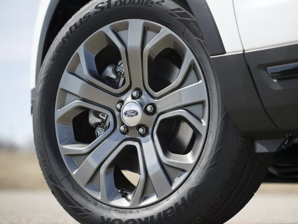 Автомобиль Ford Explorer V Рестайлинг 2 Внедорожник (5 дверей)