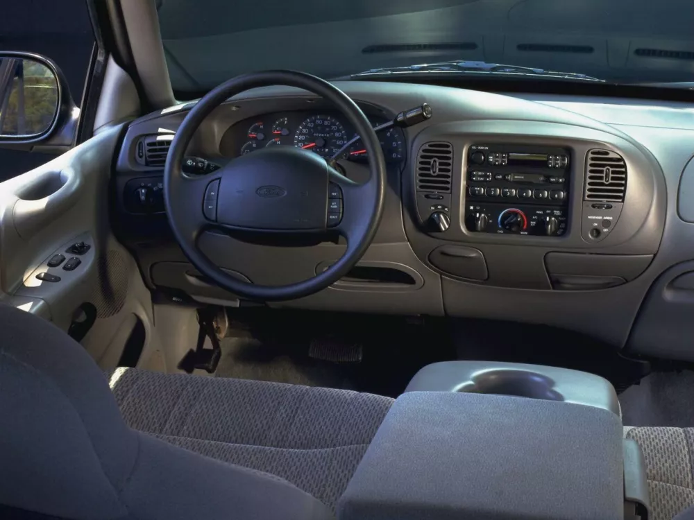 Автомобиль Ford F-150 X Пикап Полуторная кабина