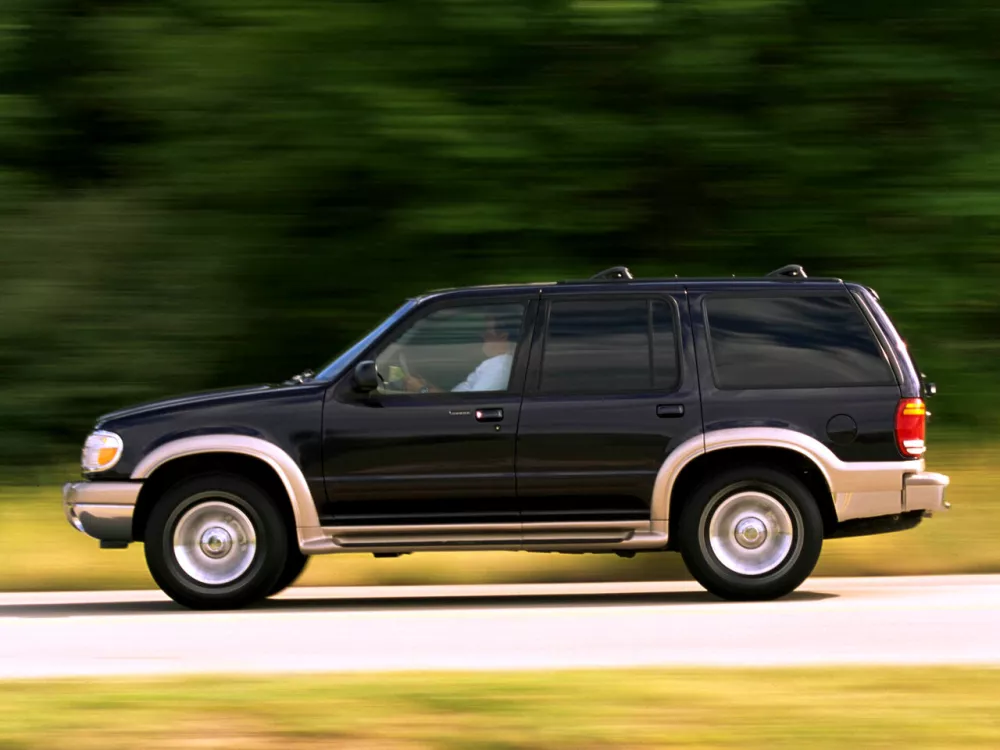 Автомобиль Ford Explorer II Внедорожник (5 дверей)