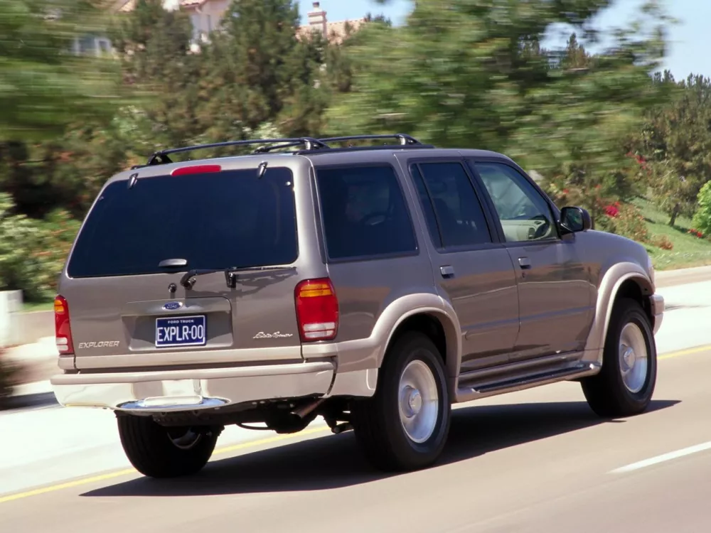 Автомобиль Ford Explorer II Внедорожник (5 дверей)