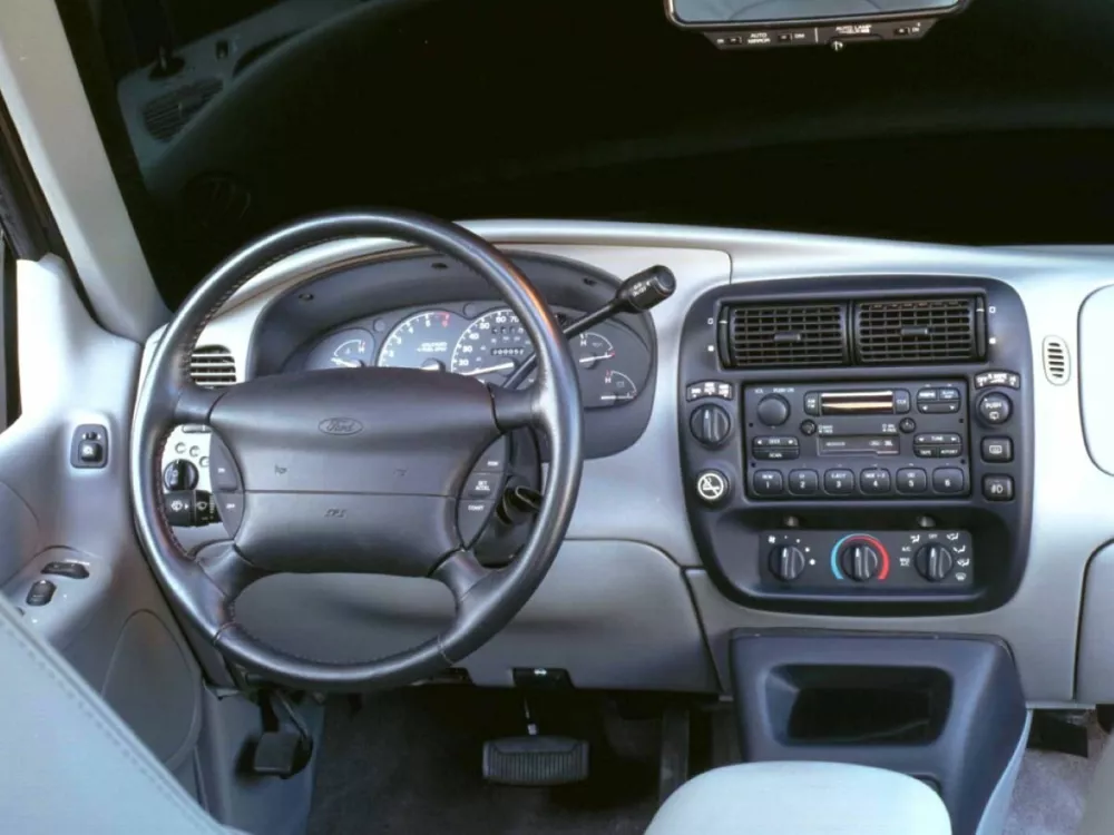 Автомобиль Ford Explorer II Внедорожник (3 двери)