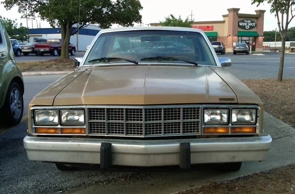 Автомобиль Ford Fairmont Седан