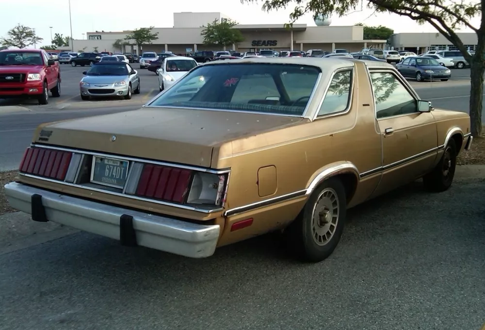 Автомобиль Ford Fairmont Седан
