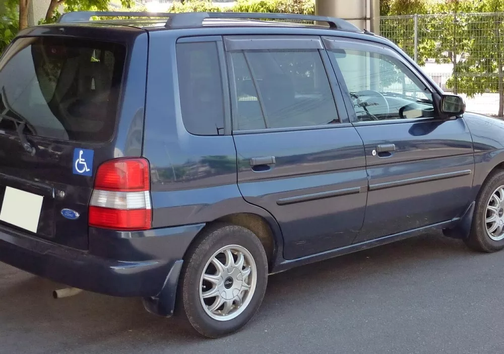 Автомобиль Ford Festiva III Хэтчбек (5 дверей)