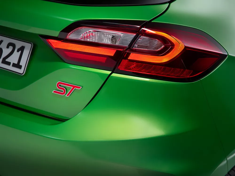 Автомобиль Ford Fiesta Mk7 Рестайлинг Хэтчбек (3 двери)