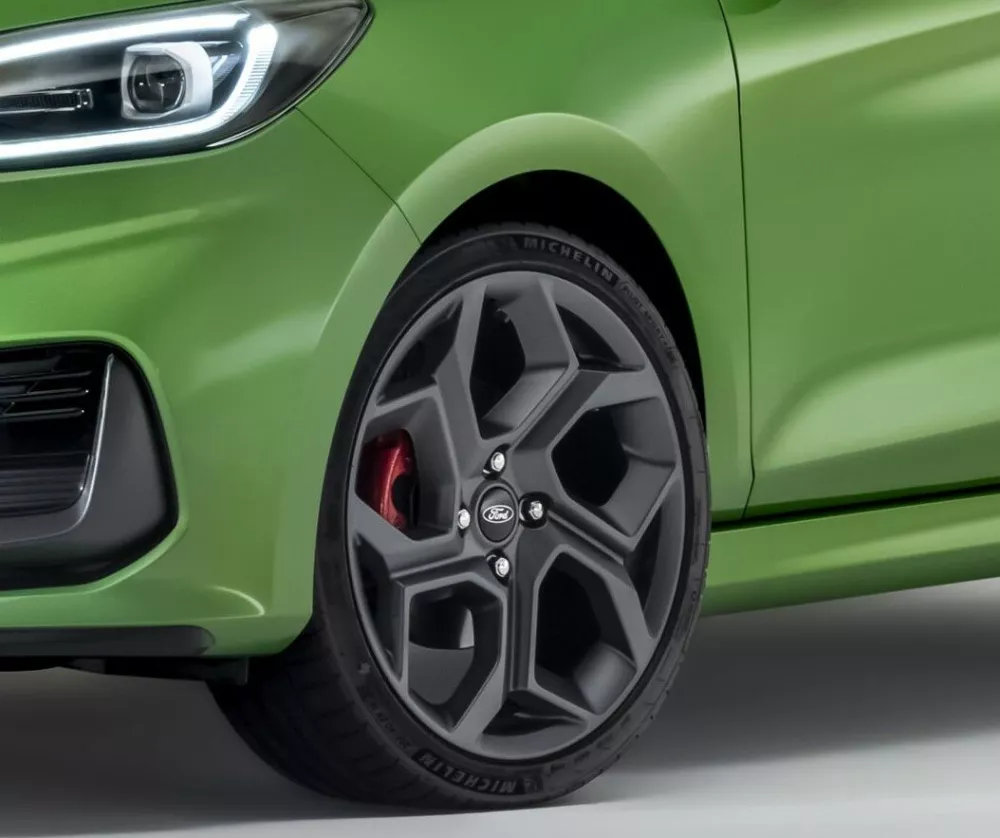 Автомобиль Ford Fiesta Mk7 Рестайлинг Хэтчбек (3 двери)