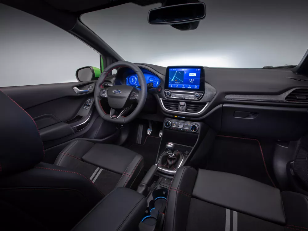 Автомобиль Ford Fiesta Mk7 Рестайлинг Хэтчбек (3 двери)