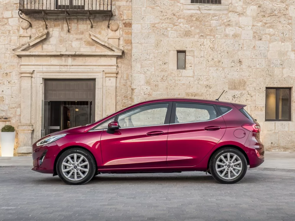 Автомобиль Ford Fiesta Mk7 Хэтчбек (5 дверей)