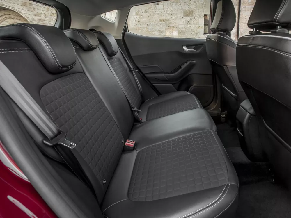Автомобиль Ford Fiesta Mk7 Хэтчбек (5 дверей)