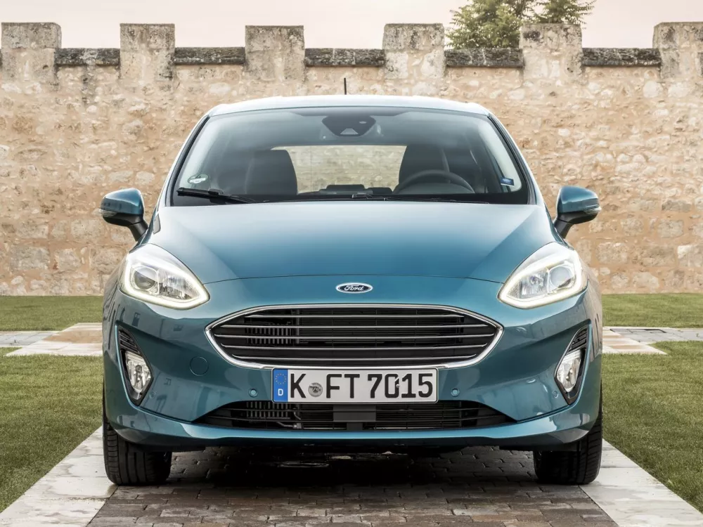 Автомобиль Ford Fiesta Mk7 Хэтчбек (3 двери)