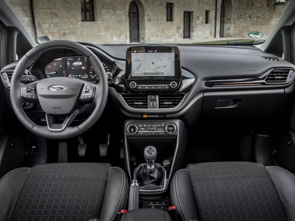 Автомобиль Ford Fiesta Mk7 Хэтчбек (3 двери)