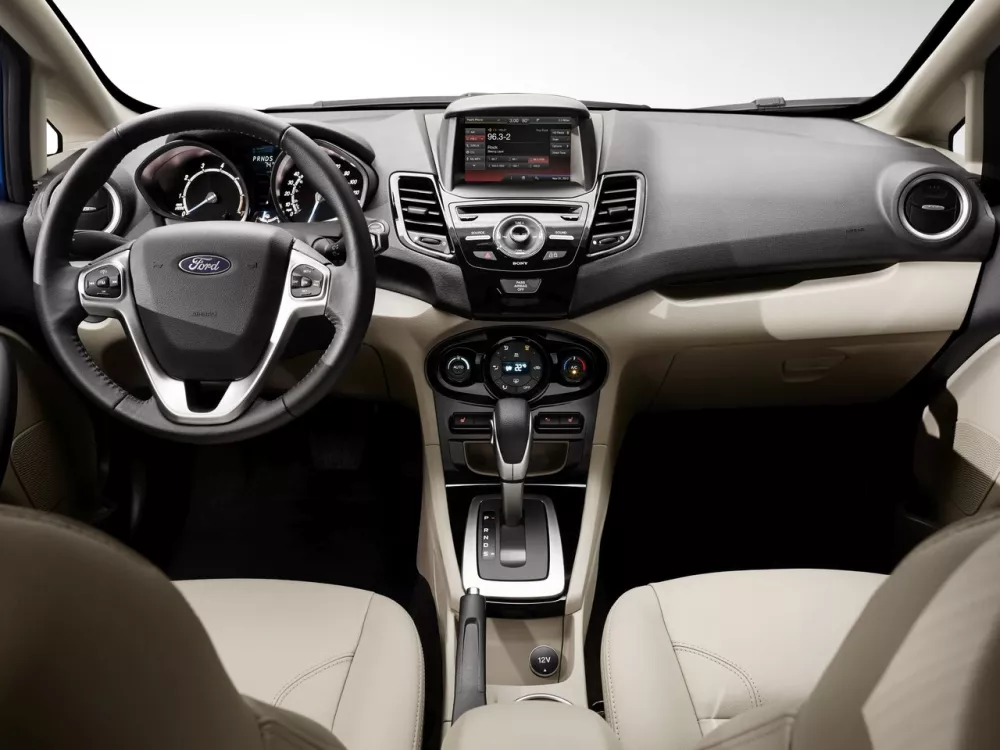 Автомобиль Ford Fiesta Mk6 Рестайлинг Седан