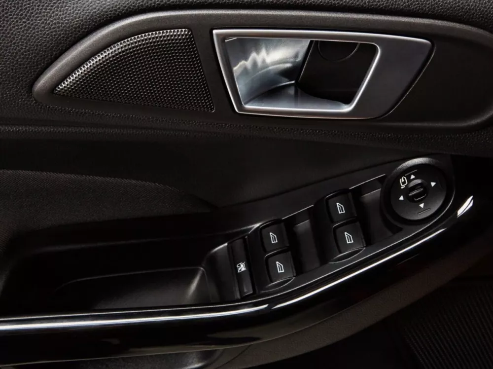 Автомобиль Ford Fiesta Mk6 Рестайлинг Седан