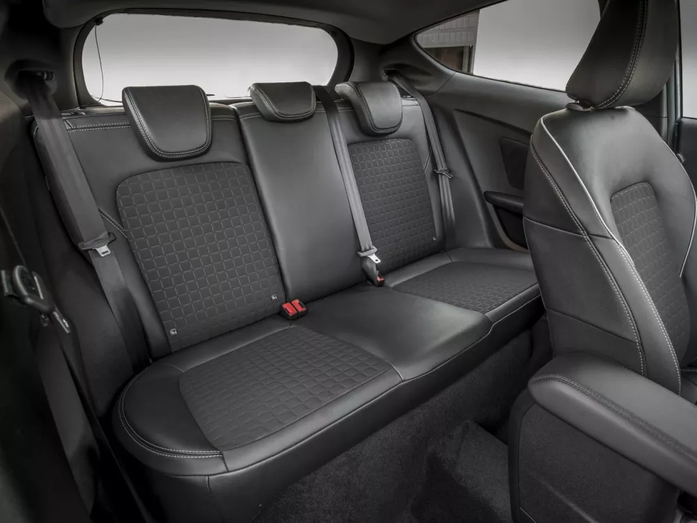 Автомобиль Ford Fiesta Mk7 Хэтчбек (3 двери)