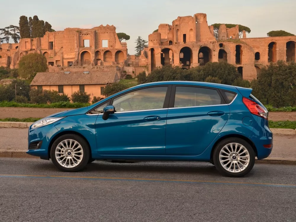 Автомобиль Ford Fiesta Mk6 Рестайлинг Хэтчбек (5 дверей)