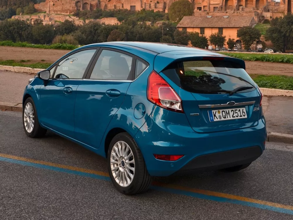 Автомобиль Ford Fiesta Mk6 Рестайлинг Хэтчбек (5 дверей)