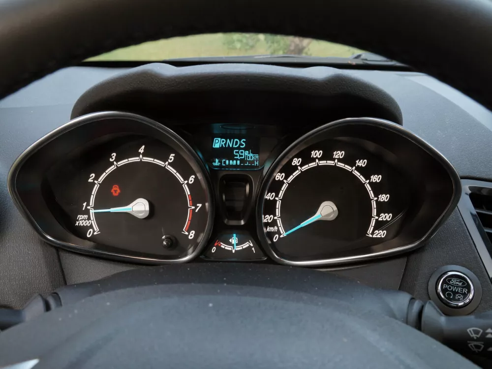 Автомобиль Ford Fiesta Mk6 Рестайлинг Хэтчбек (3 двери)