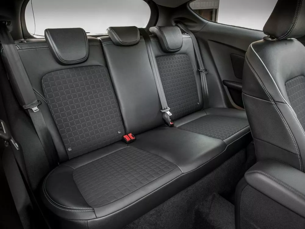 Автомобиль Ford Fiesta Mk6 Рестайлинг Хэтчбек (3 двери)