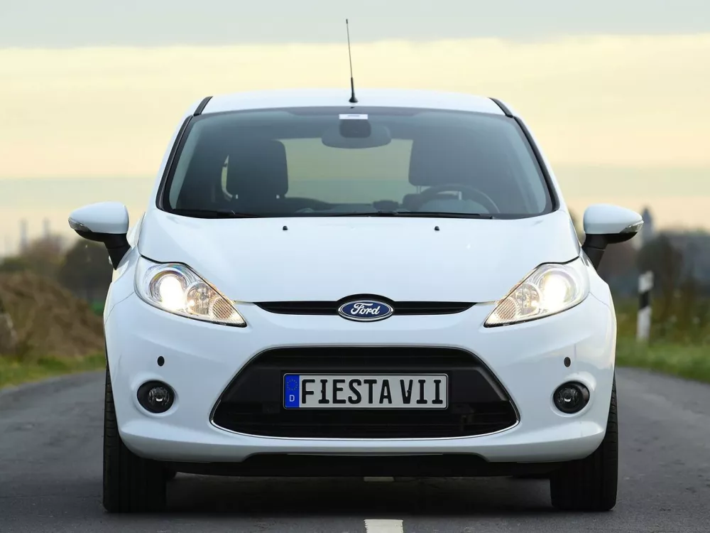 Автомобиль Ford Fiesta Mk6 Хэтчбек (5 дверей)