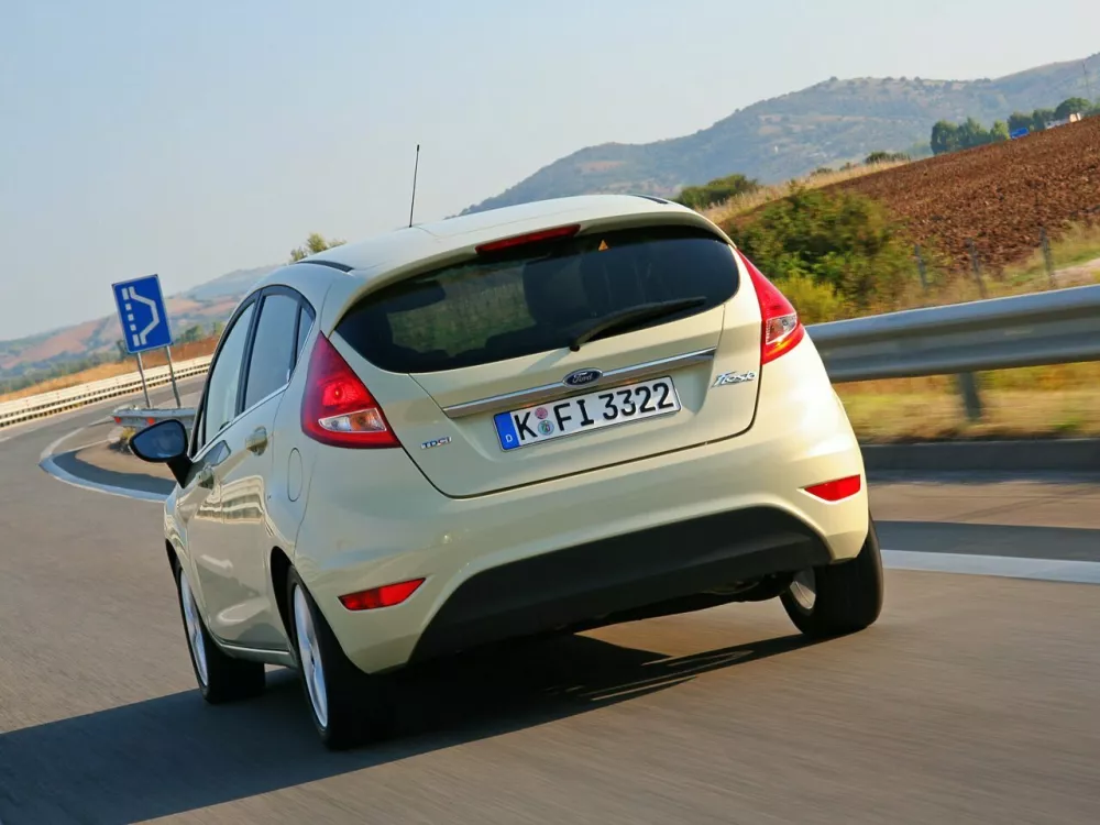Автомобиль Ford Fiesta Mk6 Хэтчбек (5 дверей)