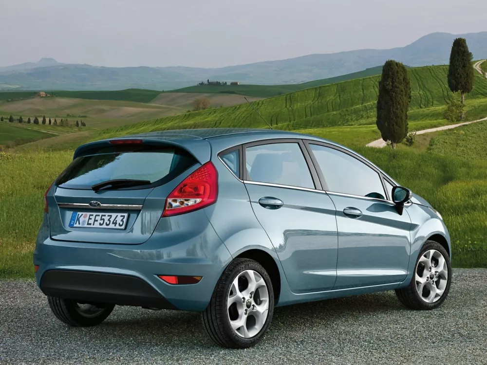 Автомобиль Ford Fiesta Mk6 Хэтчбек (5 дверей)