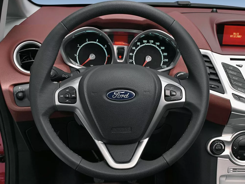 Автомобиль Ford Fiesta Mk6 Хэтчбек (5 дверей)
