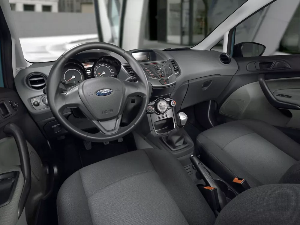 Автомобиль Ford Fiesta Mk6 Хэтчбек (3 двери)
