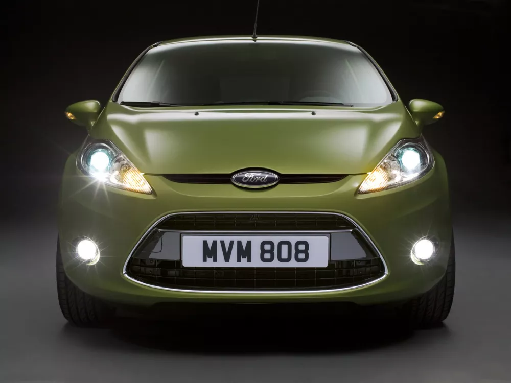 Автомобиль Ford Fiesta Mk6 Хэтчбек (3 двери)