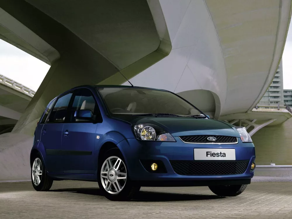 Автомобиль Ford Fiesta Mk5 Хэтчбек (5 дверей)