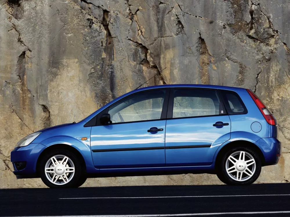 Автомобиль Ford Fiesta Mk5 Хэтчбек (5 дверей)