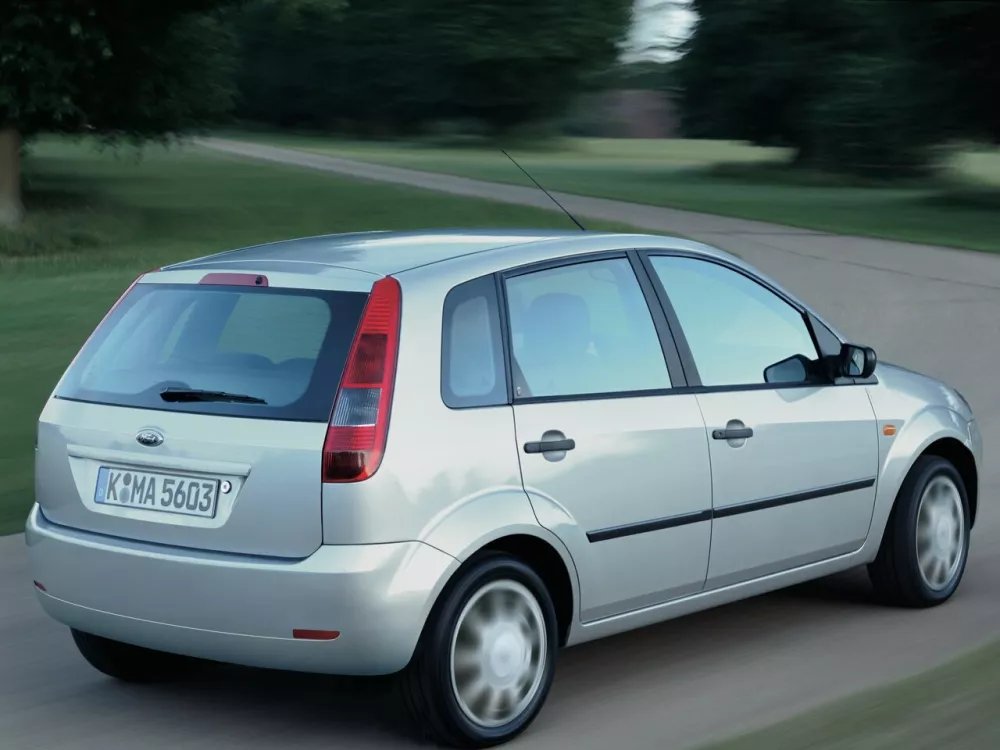 Автомобиль Ford Fiesta Mk5 Хэтчбек (5 дверей)
