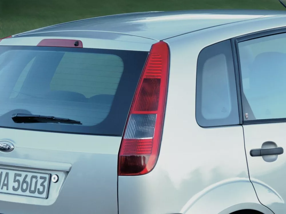 Автомобиль Ford Fiesta Mk5 Хэтчбек (5 дверей)