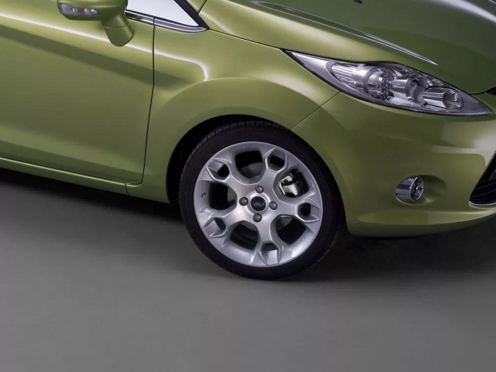 Автомобиль Ford Fiesta Mk6 Хэтчбек (3 двери)