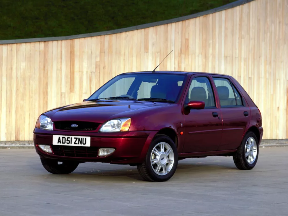 Автомобиль Ford Fiesta Mk4 Рестайлинг Хэтчбек (5 дверей)