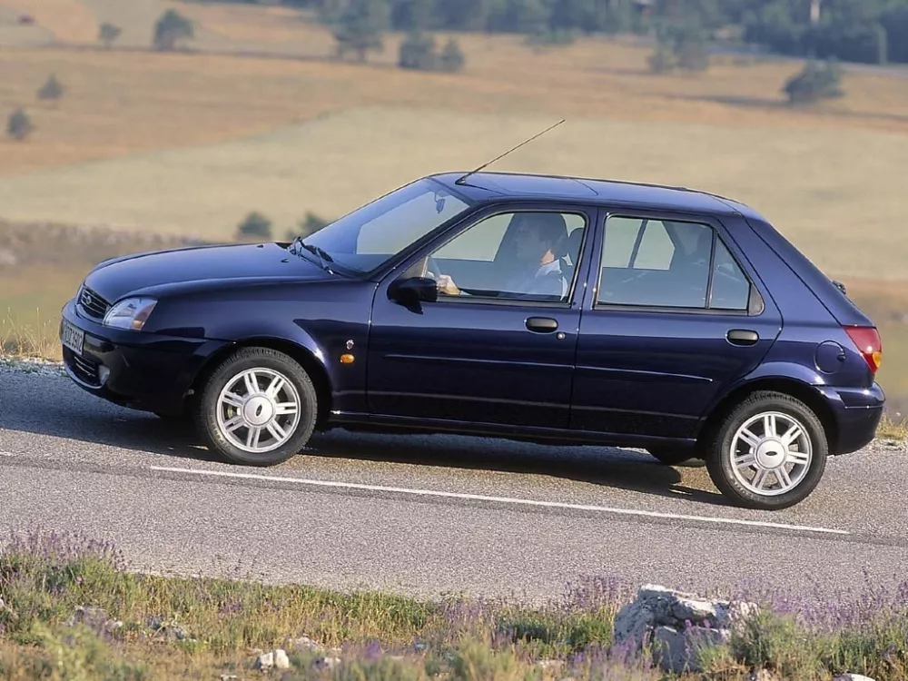 Автомобиль Ford Fiesta Mk4 Рестайлинг Хэтчбек (5 дверей)