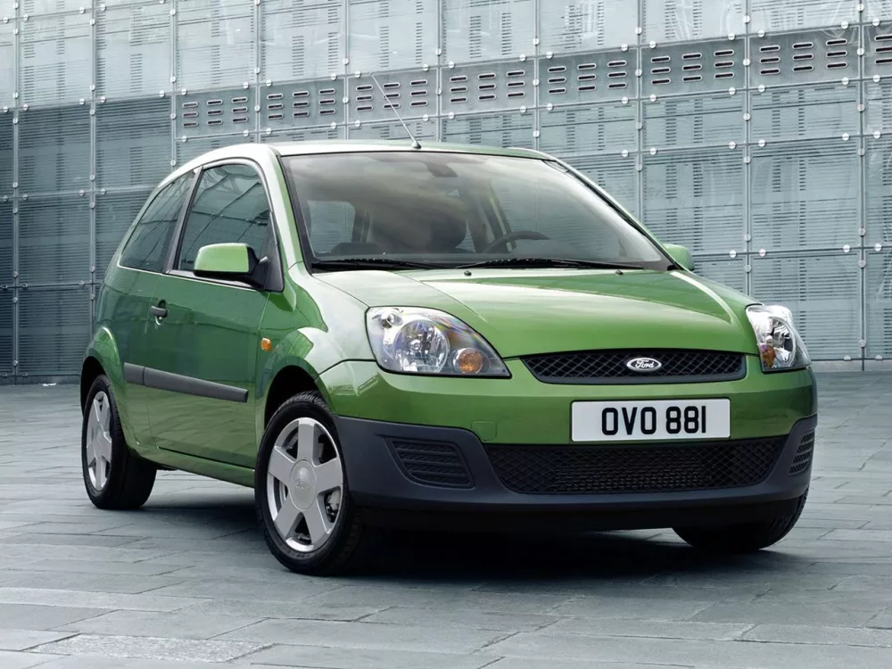 Автомобиль Ford Fiesta Mk5 Хэтчбек (3 двери)