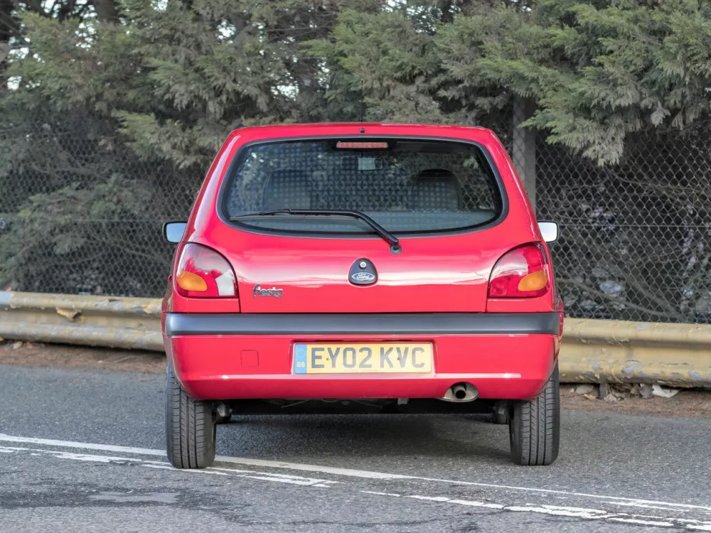 Автомобиль Ford Fiesta Mk4 Рестайлинг Хэтчбек (3 двери)