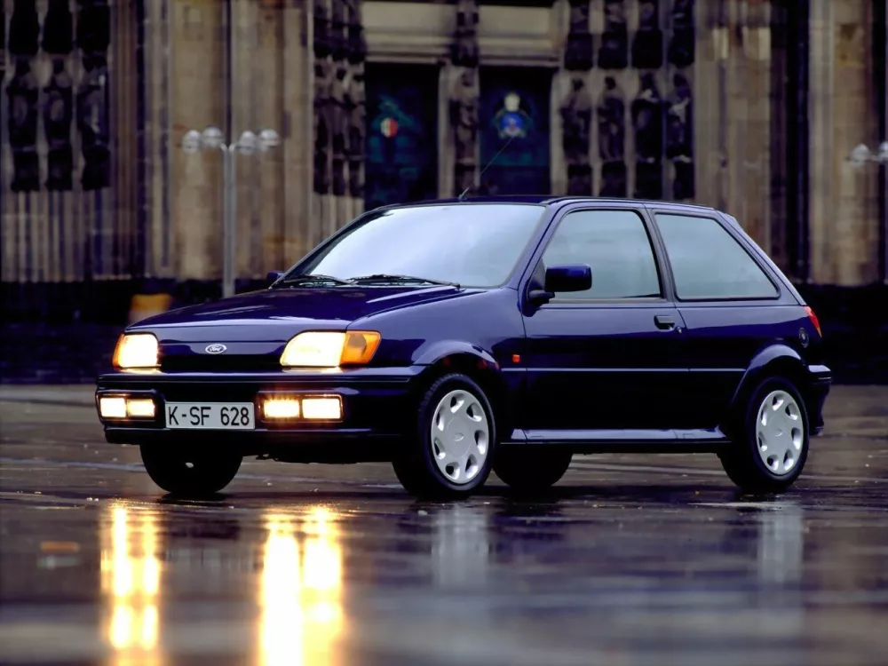 Автомобиль Ford Fiesta Mk3 Хэтчбек (3 двери)