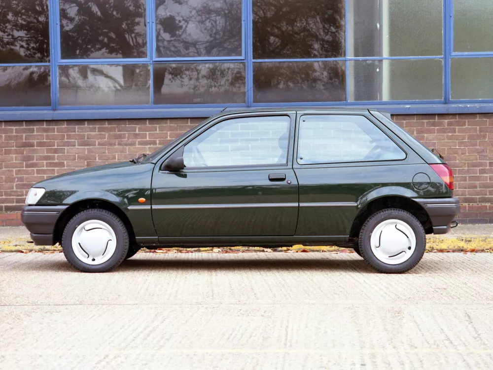 Автомобиль Ford Fiesta Mk3 Хэтчбек (3 двери)