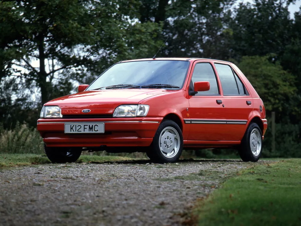 Автомобиль Ford Fiesta Mk3 Хэтчбек (5 дверей)