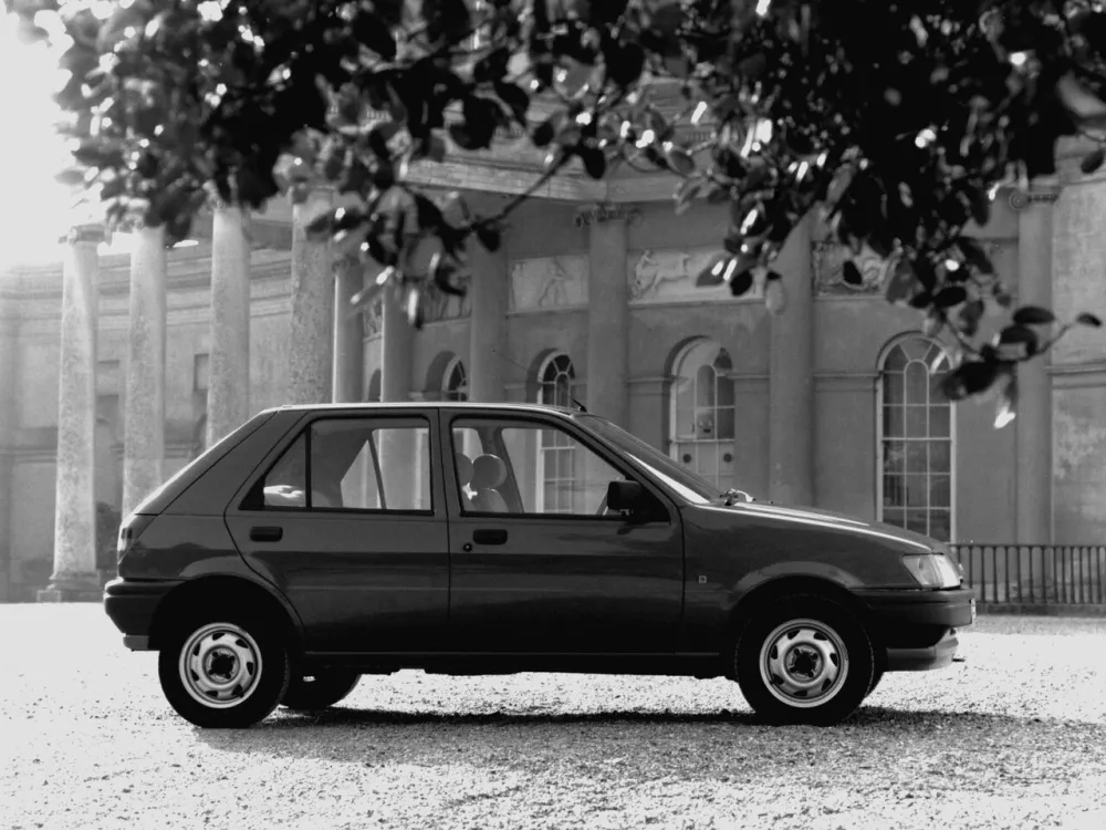 Автомобиль Ford Fiesta Mk3 Хэтчбек (5 дверей)
