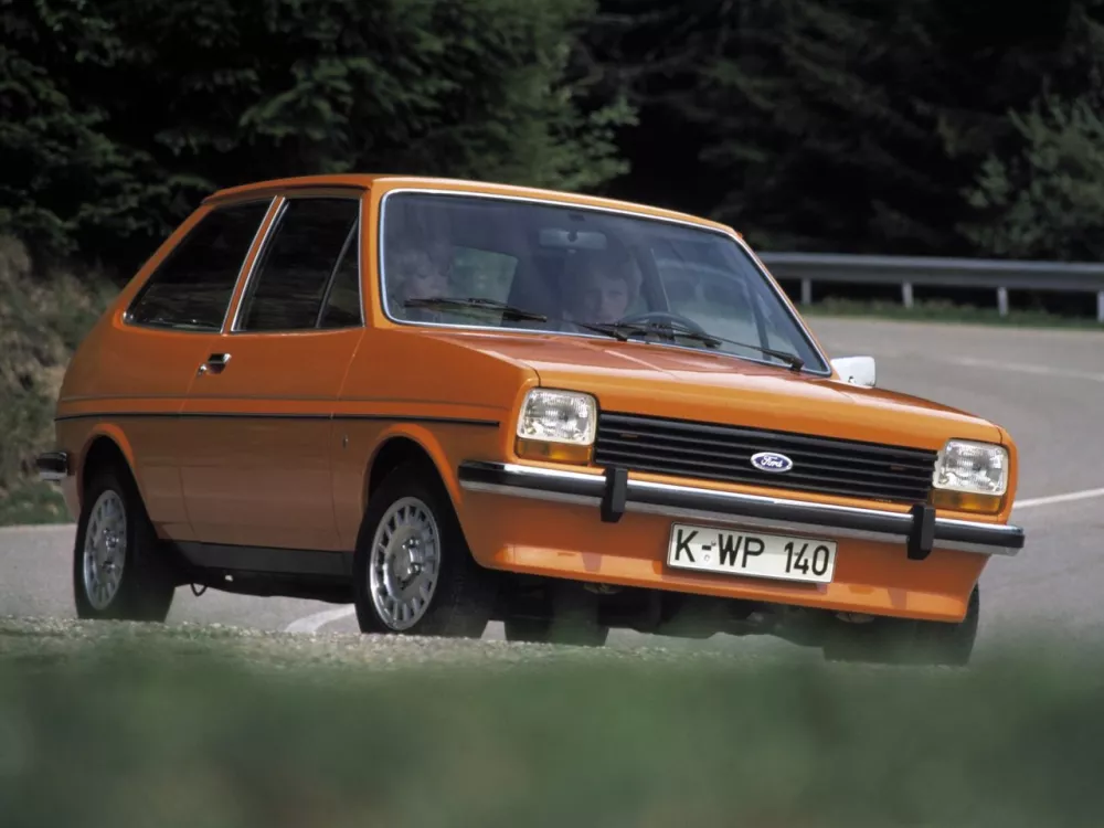 Автомобиль Ford Fiesta Mk1 Хэтчбек (3 двери)