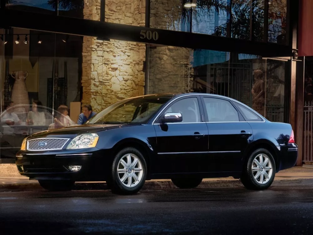 Автомобиль Ford Five Hundred Седан
