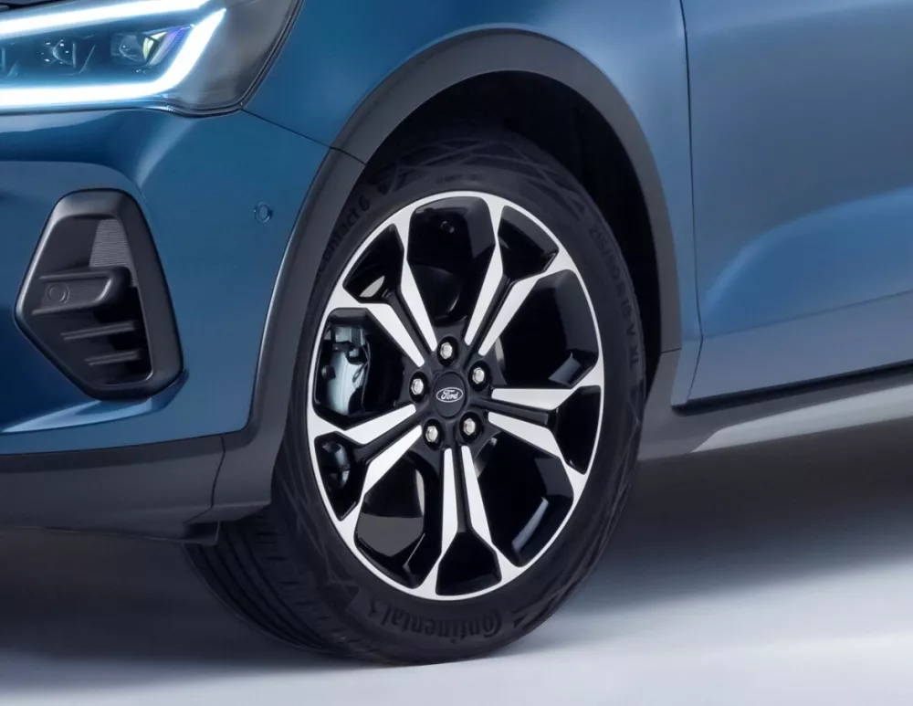 Автомобиль Ford Focus IV Рестайлинг Универсал (5 дверей) Active