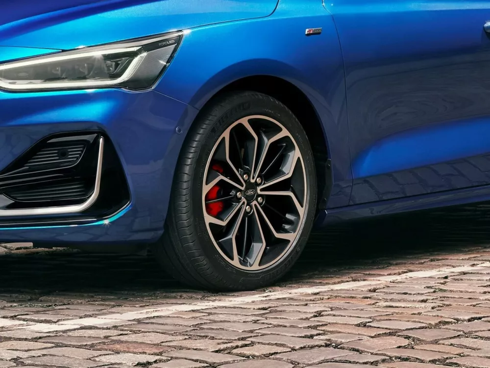 Автомобиль Ford Focus IV Рестайлинг Хэтчбек (5 дверей)