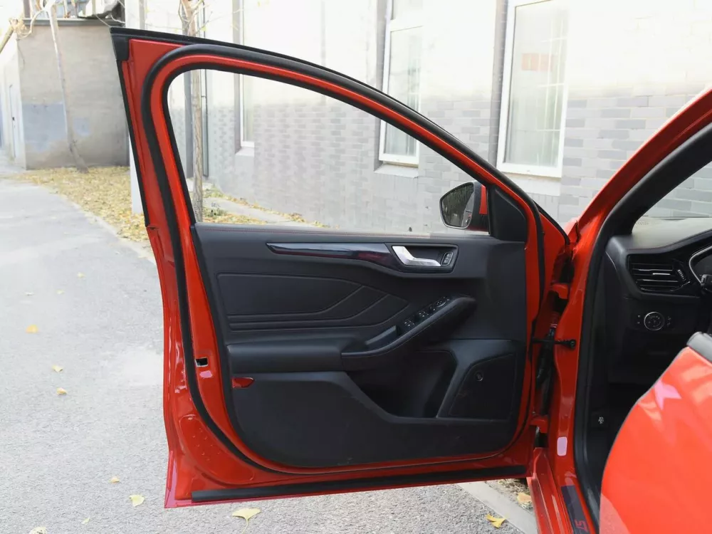 Автомобиль Ford Focus IV Рестайлинг (China Market) Хэтчбек (5 дверей)