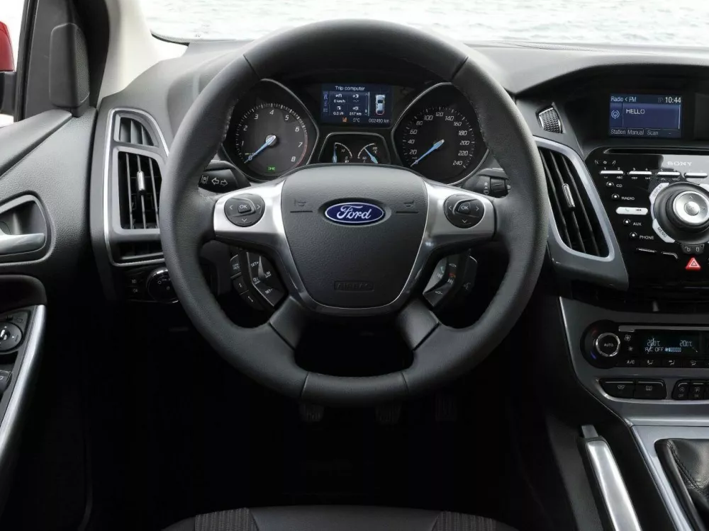 Автомобиль Ford Focus III Хэтчбек (5 дверей)
