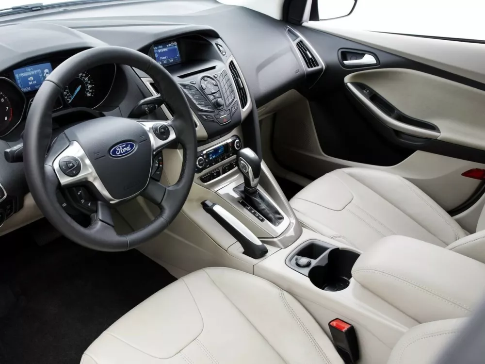 Автомобиль Ford Focus III Хэтчбек (5 дверей)