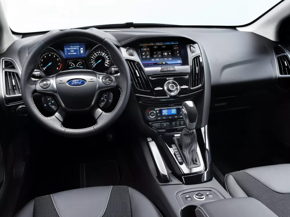 Автомобиль Ford Focus III Хэтчбек (5 дверей)