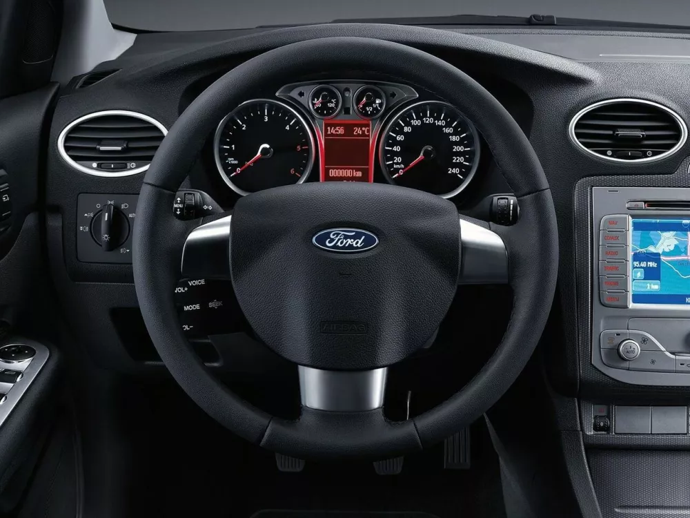 Автомобиль Ford Focus II Рестайлинг Седан
